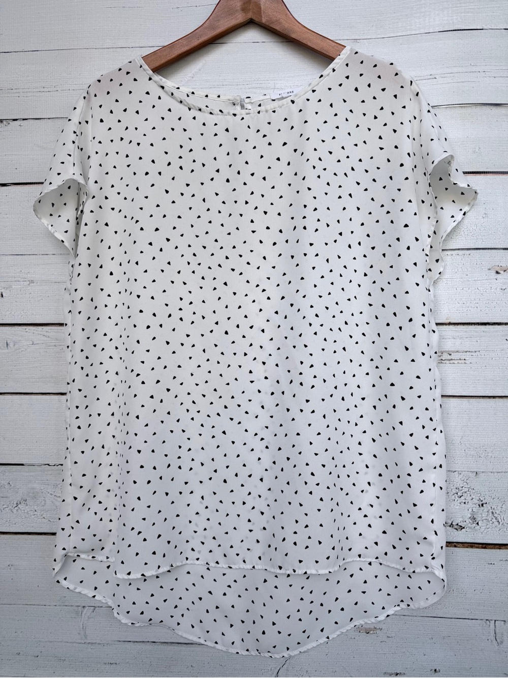 Pleione Geometric Micro Triangle Flutter Sleeve Blouse - Large